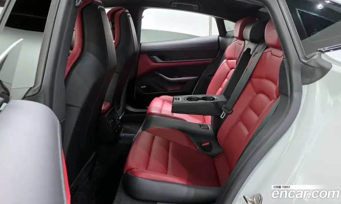 Porsche Taycan 2021 0.1 автомат (гидро), фото 18