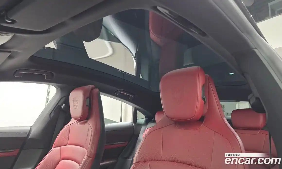 Porsche Taycan 2021 0.1 автомат (гидро), фото 25