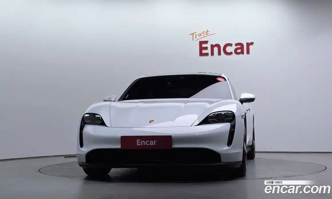 Porsche Taycan 2021 0.1 автомат (гидро), фото 3