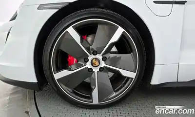 Porsche Taycan 2021 0.1 автомат (гидро), миниатюра 5