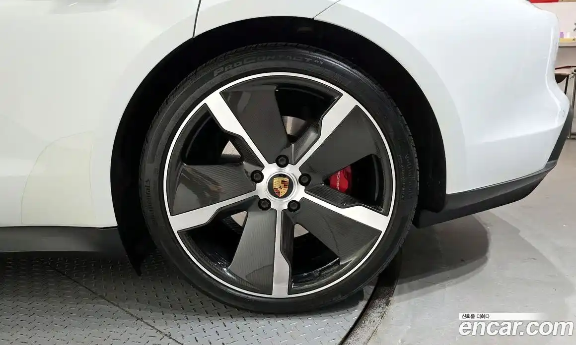 Porsche Taycan 2021 0.1 автомат (гидро), фото 7