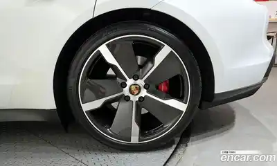 Porsche Taycan 2021 0.1 автомат (гидро), миниатюра 7