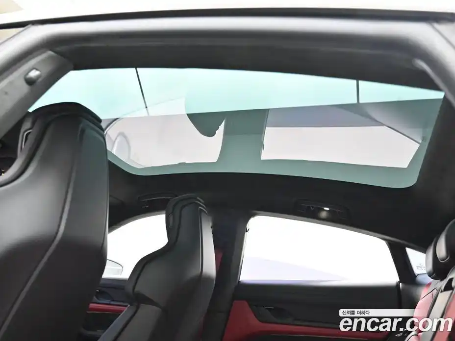 Porsche Taycan 2025 0.1 автомат (гидро), фото 19