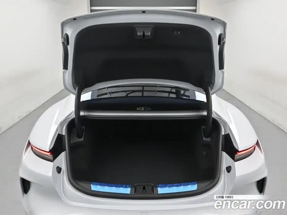 Porsche Taycan 2025 0.1 автомат (гидро), фото 20