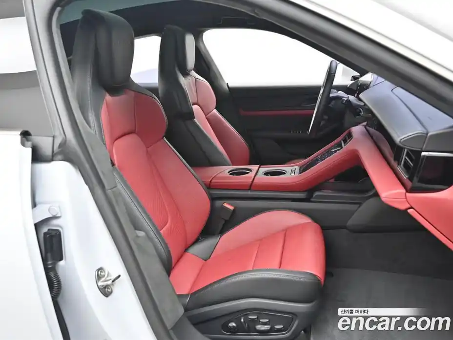 Porsche Taycan 2025 0.1 автомат (гидро), фото 10