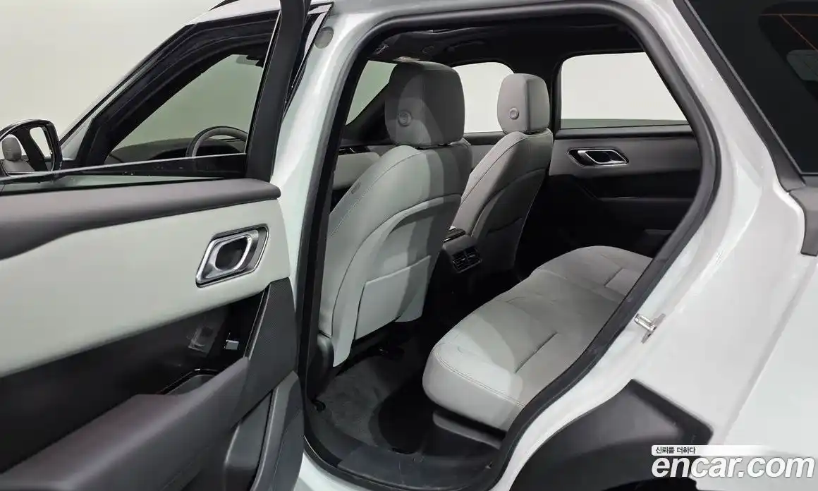 Land Rover Range Rover Velar 2025 2.0 автомат (гидро), фото 11