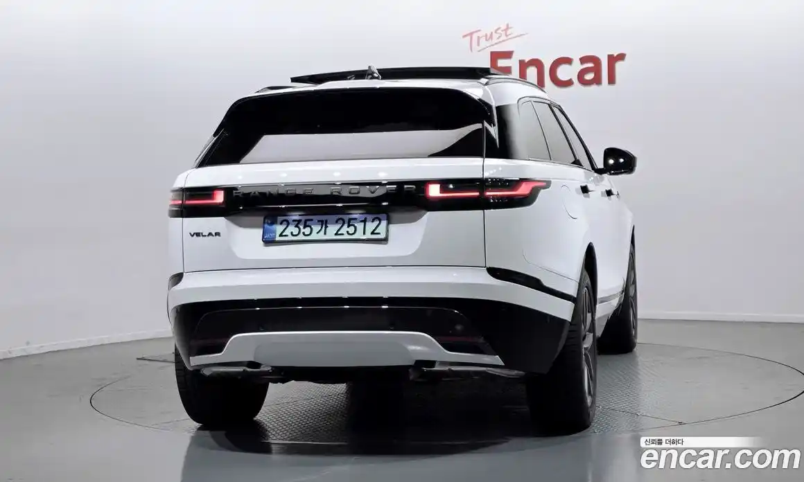 Land Rover Range Rover Velar 2025 2.0 автомат (гидро), фото 4