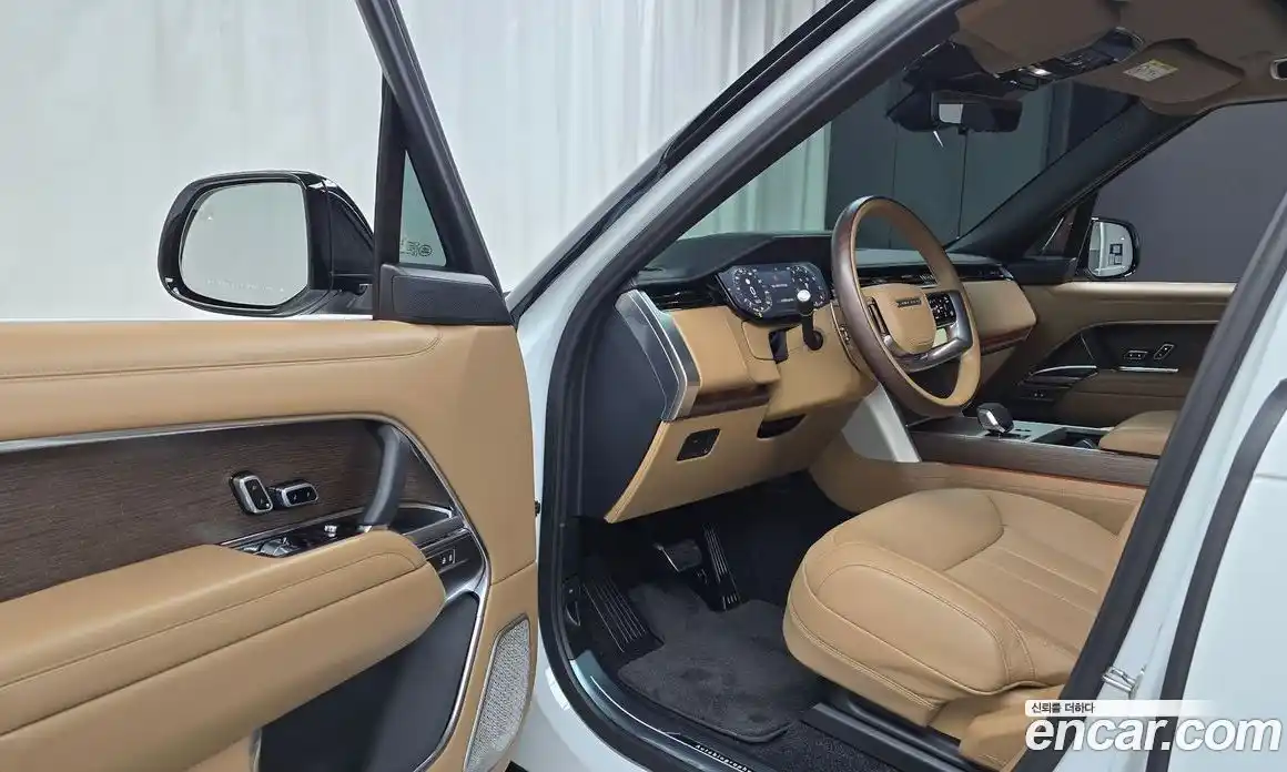 Land Rover Range Rover 2024 4.4 автомат (гидро), фото 13