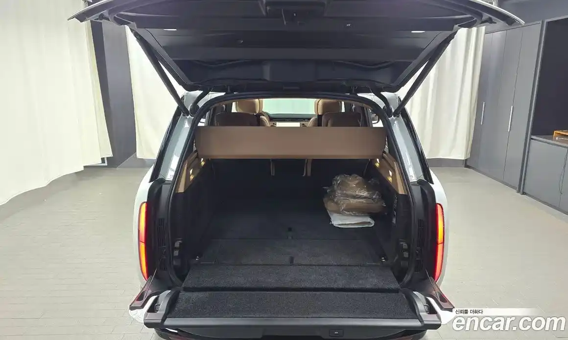 Land Rover Range Rover 2024 4.4 автомат (гидро), фото 31