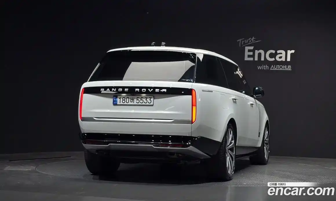Land Rover Range Rover 2024 4.4 автомат (гидро), фото 4