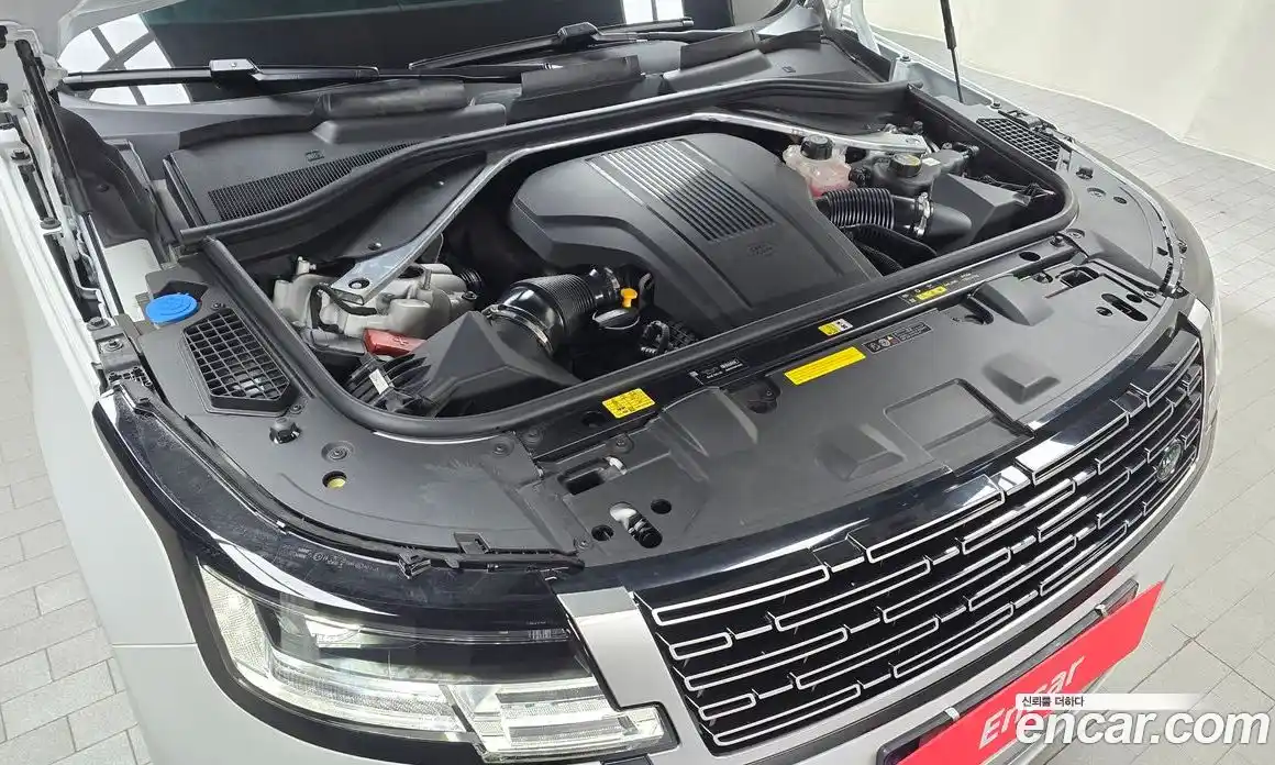 Land Rover Range Rover 2024 4.4 автомат (гидро), фото 6