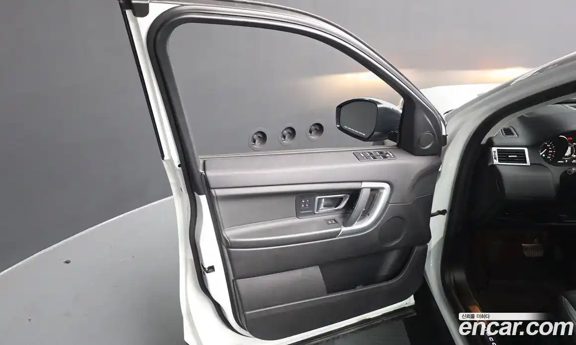 Land Rover Discovery Sport 2018 2.0 автомат (гидро), фото 14