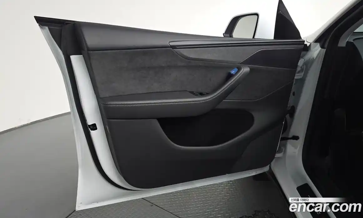 Tesla Model Y 2025 0.2 гидро, фото 13