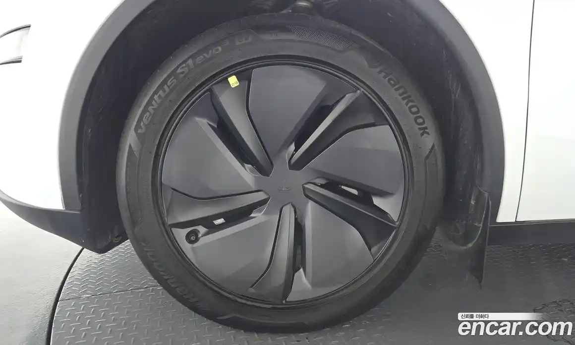 Tesla Model Y 2025 0.2 гидро, фото 4