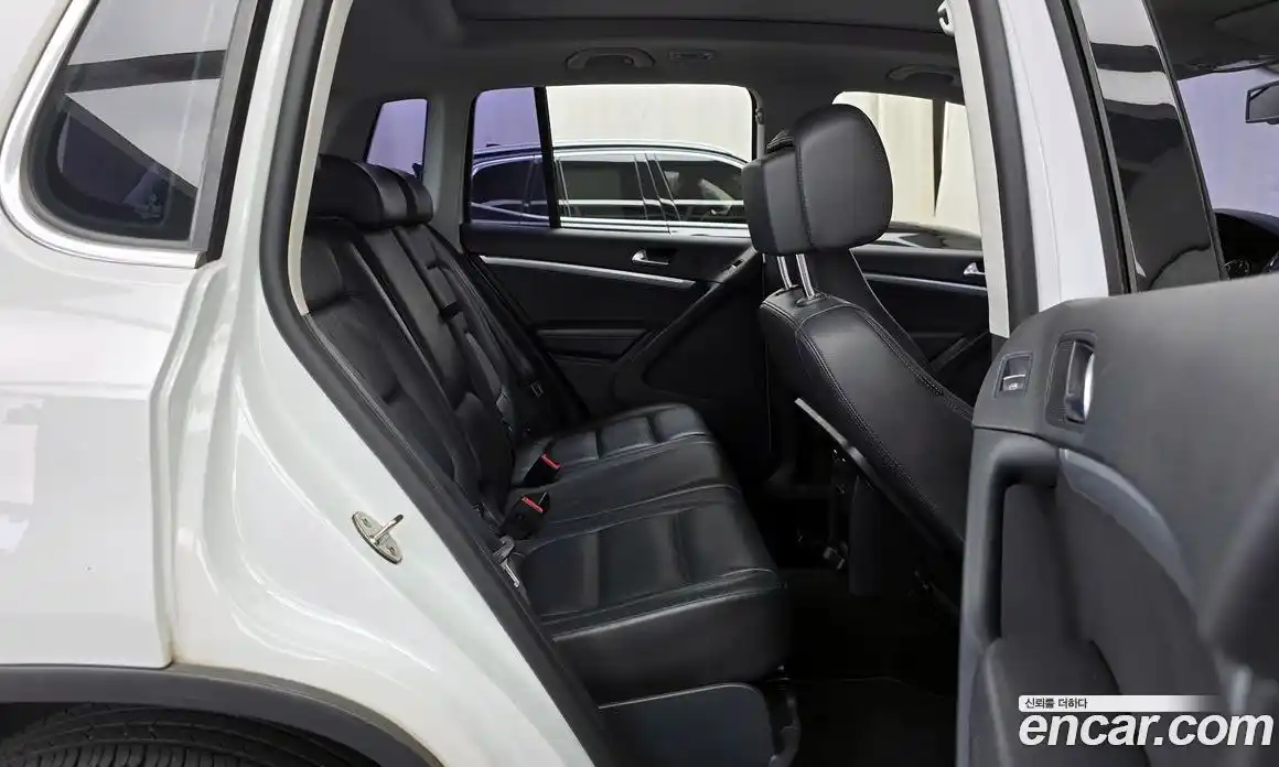 Volkswagen Tiguan 2015 2.0 автомат (гидро), фото 11