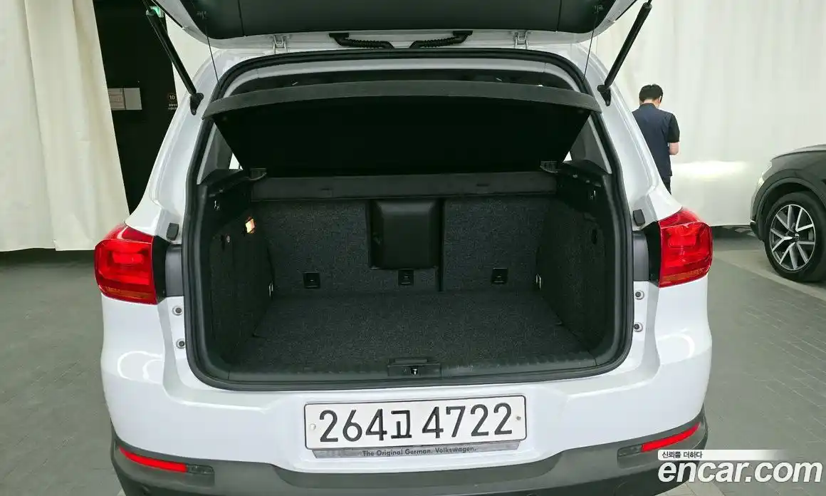 Volkswagen Tiguan 2015 2.0 автомат (гидро), фото 20