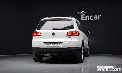 Volkswagen Tiguan 2015 2.0 автомат (гидро), миниатюра 4