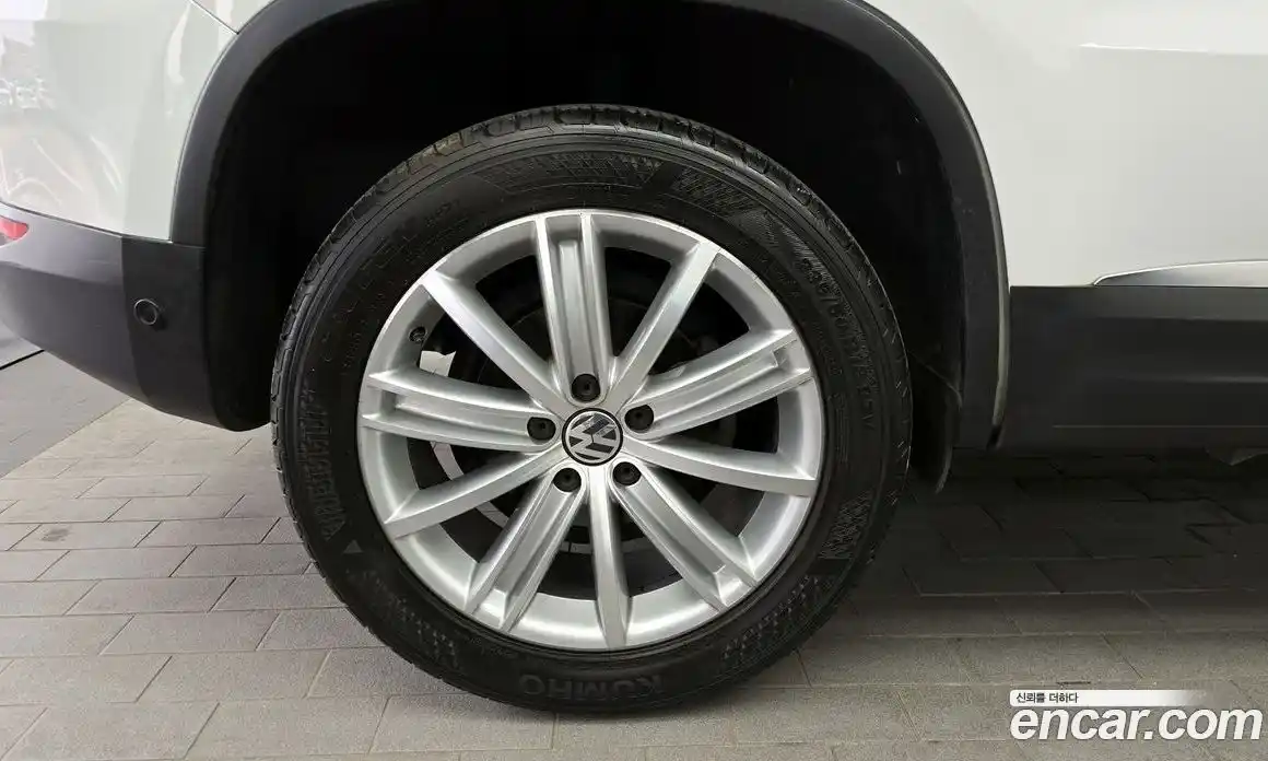 Volkswagen Tiguan 2015 2.0 автомат (гидро), фото 5