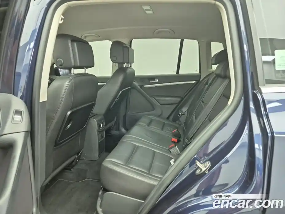 Volkswagen Tiguan 2015 2.0 автомат (гидро), фото 11