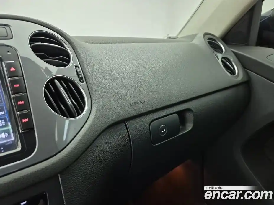 Volkswagen Tiguan 2015 2.0 автомат (гидро), фото 18