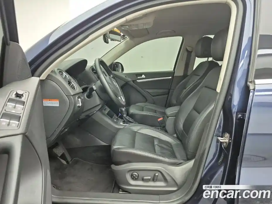 Volkswagen Tiguan 2015 2.0 автомат (гидро), фото 10