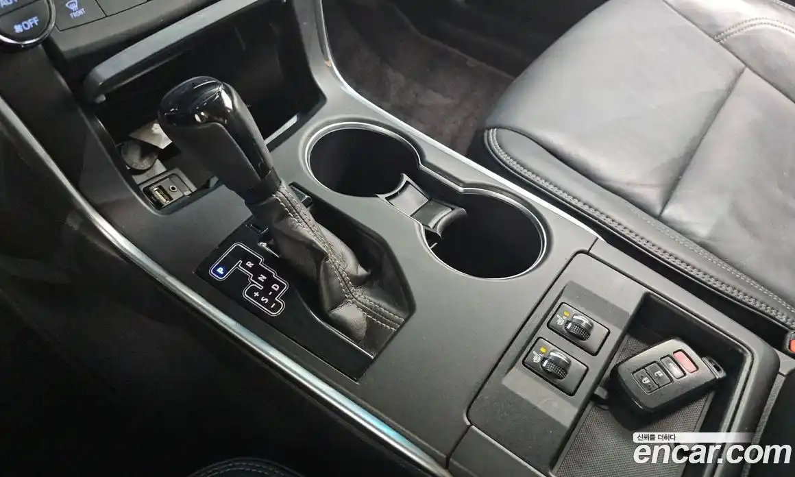 Toyota Camry 2017 2.5 гидро, фото 9