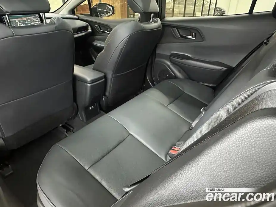 Toyota Prius 2025 2.0 вариатор, фото 11