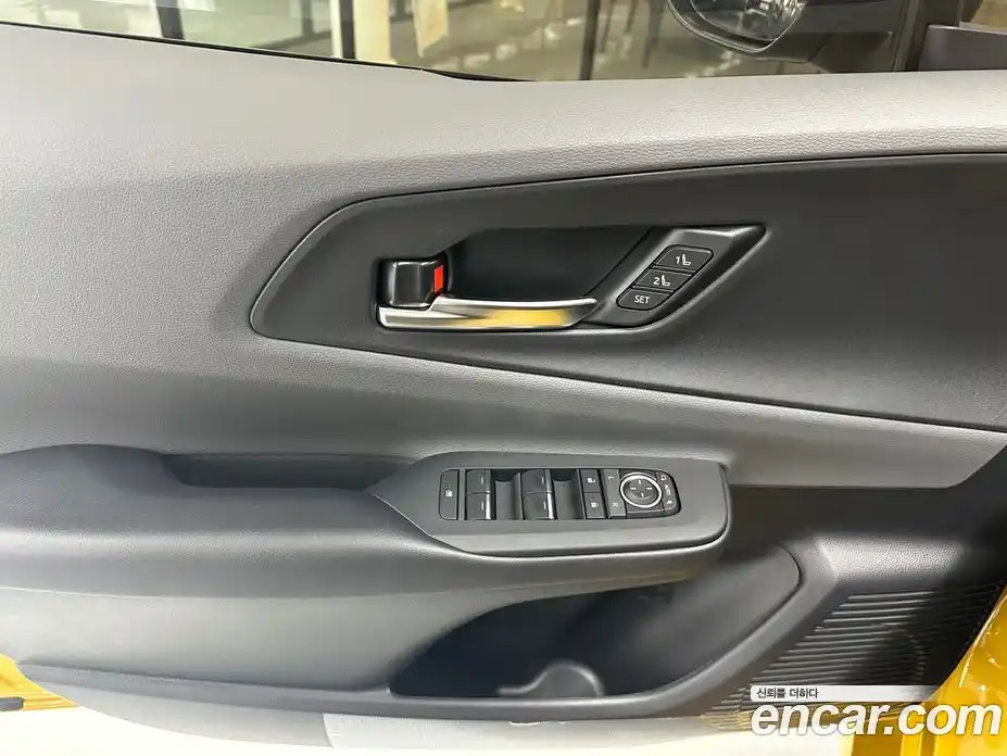 Toyota Prius 2025 2.0 вариатор, фото 13