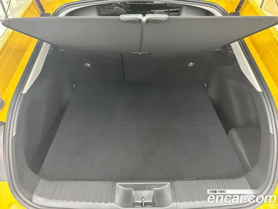 Toyota Prius 2025 2.0 вариатор, фото 18