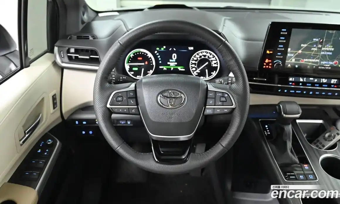 Toyota Sienna 2023 2.5 гидро, фото 13