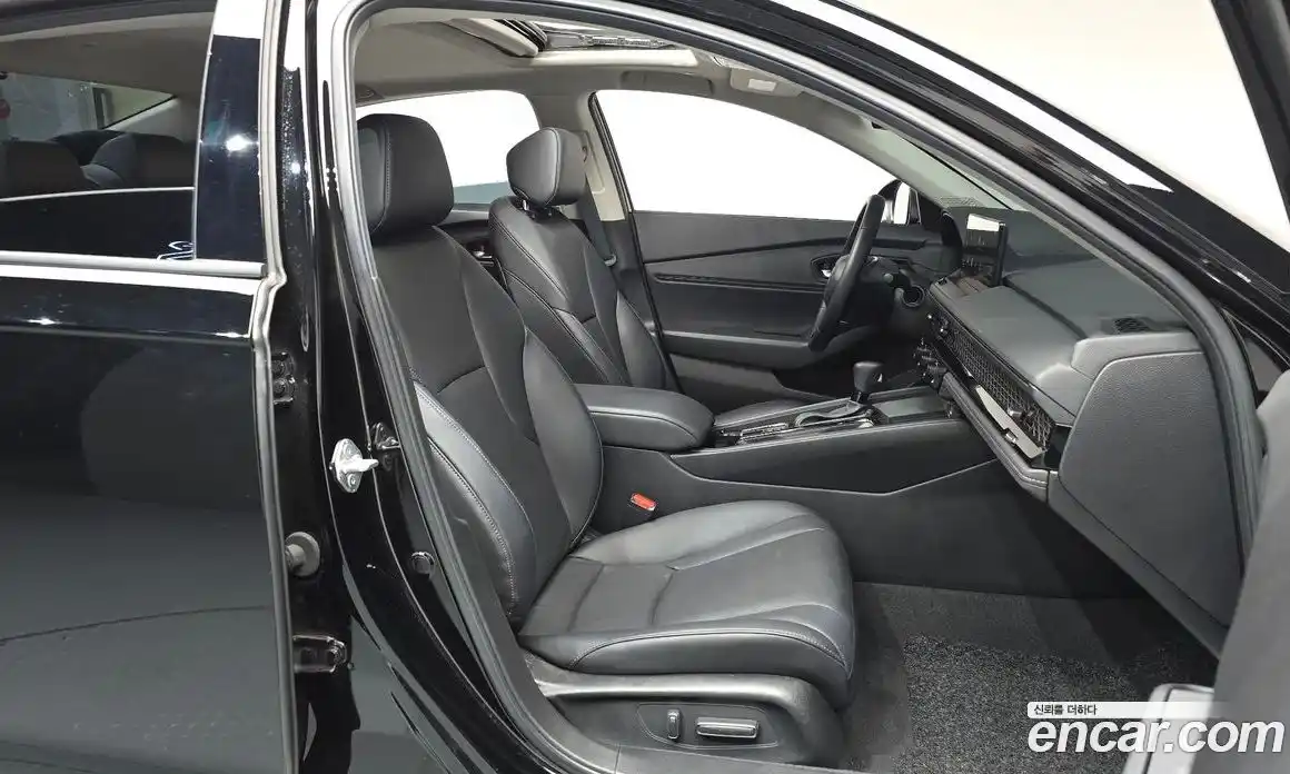 Honda Accord 2024 1.5 автомат (гидро), фото 17