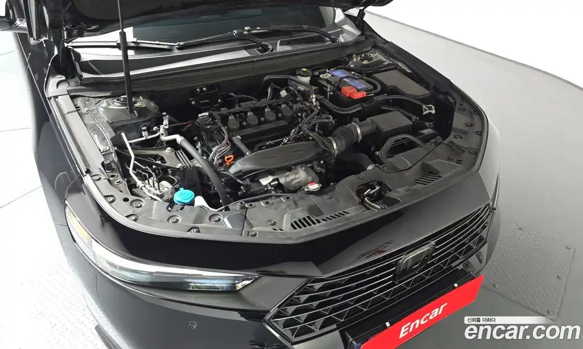 Honda Accord 2024 1.5 автомат (гидро), фото 6