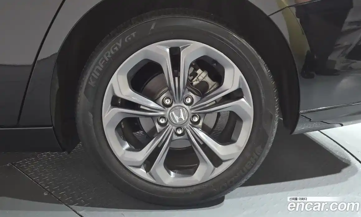 Honda Accord 2024 1.5 автомат (гидро), фото 7