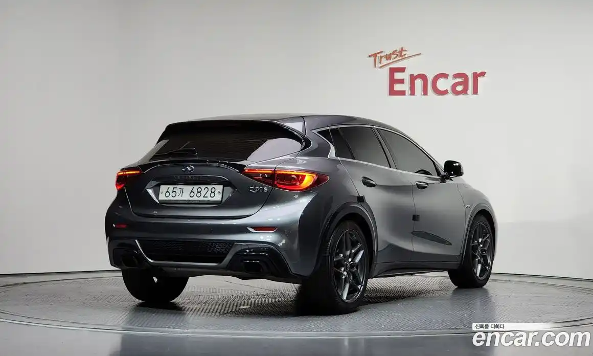 Infiniti Q30 2018 2.0 гидро, фото 1