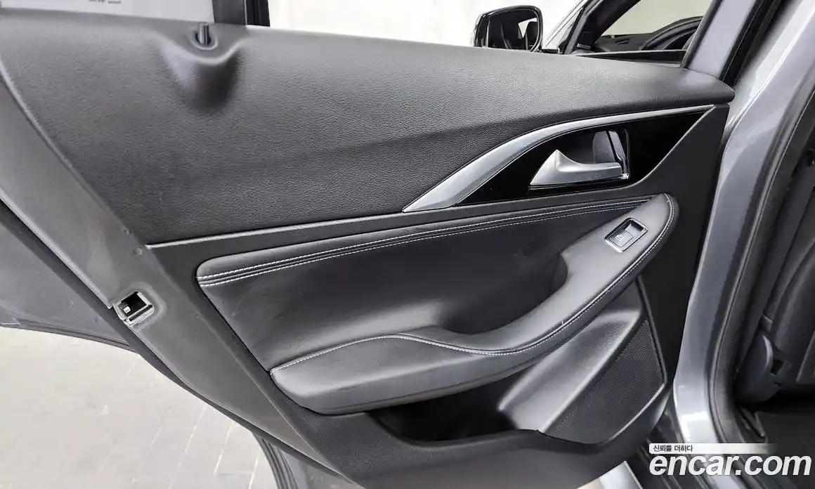 Infiniti Q30 2018 2.0 гидро, фото 14