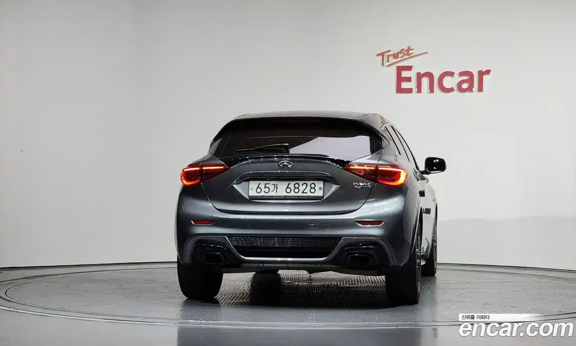 Infiniti Q30 2018 2.0 гидро, фото 3