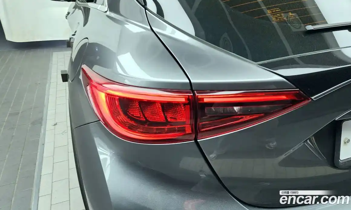 Infiniti Q30 2018 2.0 гидро, фото 8