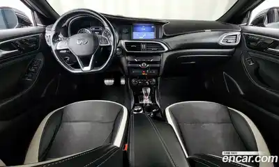 Infiniti Q30 2018 2.0 гидро, миниатюра 9