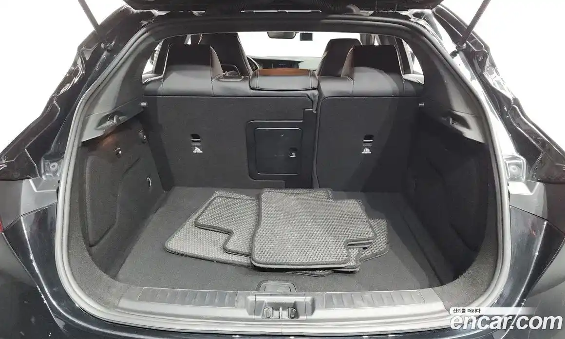Infiniti Q30 2017 2.0 гидро, фото 16