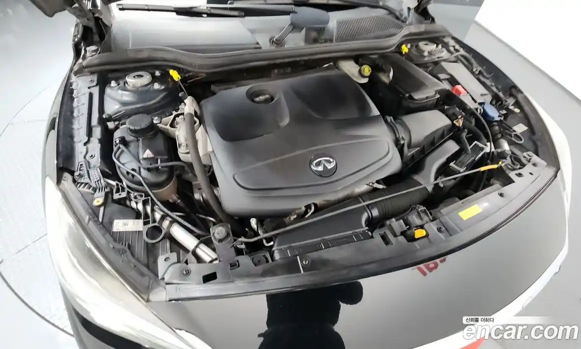 Infiniti Q30 2017 2.0 гидро, фото 6