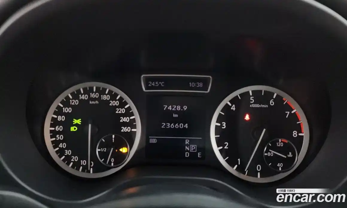 Infiniti Q30 2017 2.0 гидро, фото 8