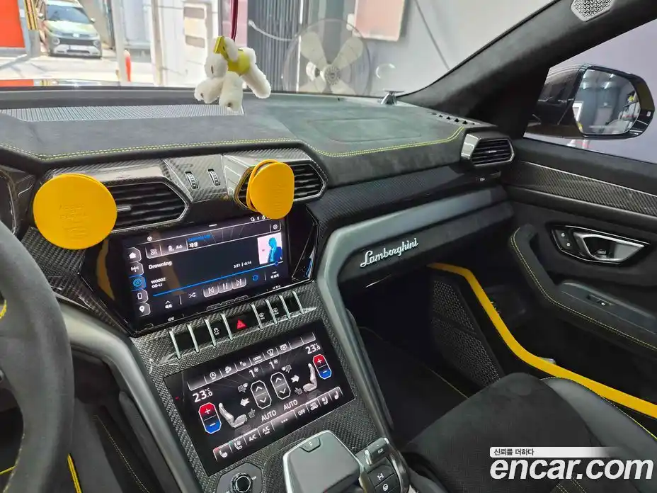 Lamborghini Urus 2024 4.0 гидро, фото 11