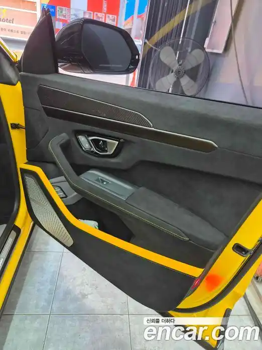 Lamborghini Urus 2024 4.0 гидро, фото 16