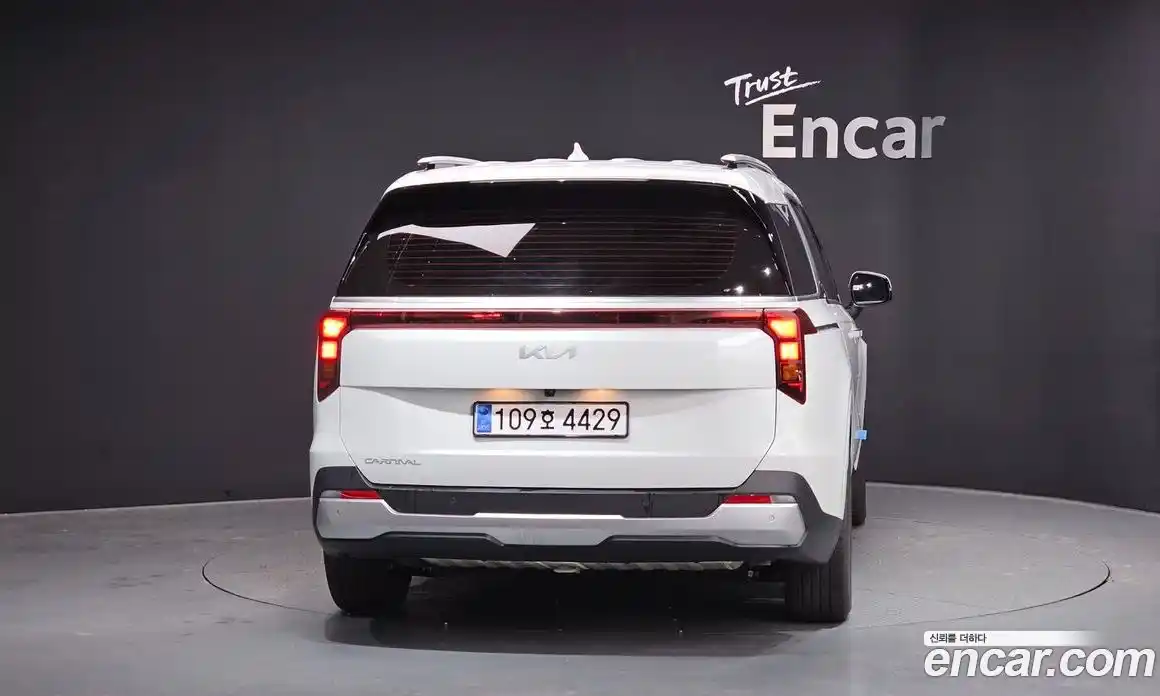 Kia Carnival 2025 2.2 автомат (гидро), фото 4