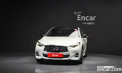Infiniti Q30 2017 2.0 гидро, миниатюра 3