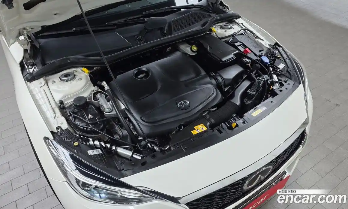 Infiniti Q30 2017 2.0 гидро, фото 6
