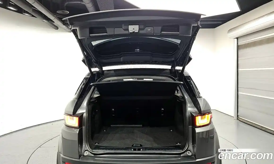 Land Rover Range Rover Evoque 2017 2.0 автомат (гидро), фото 20