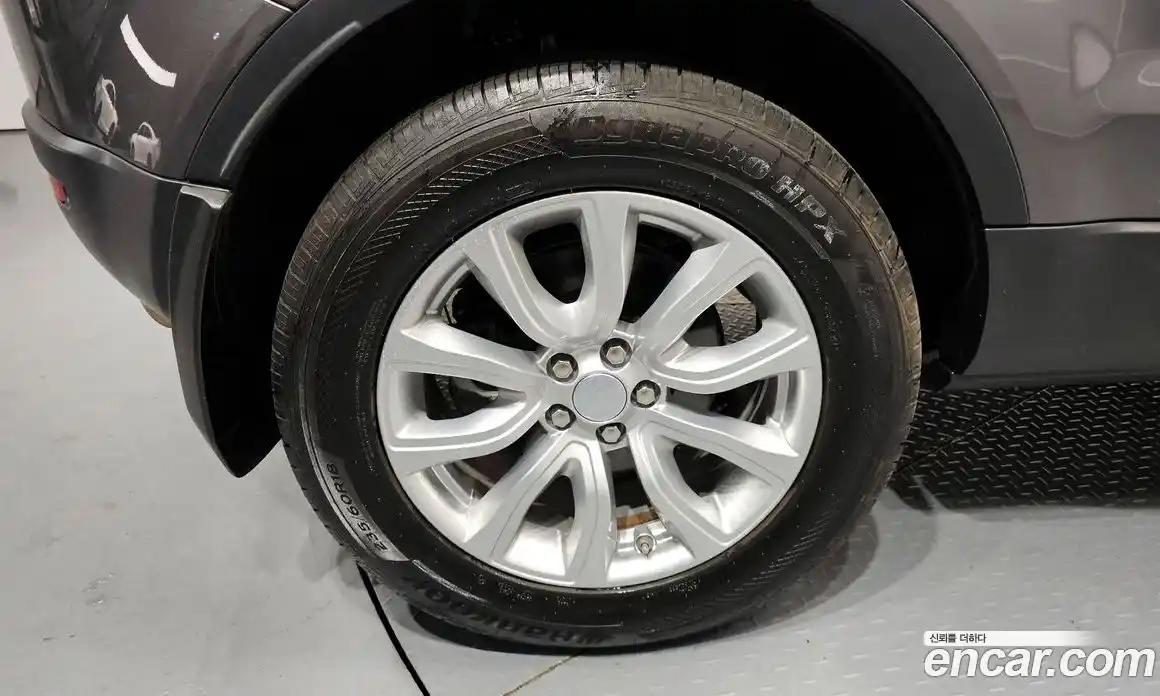 Land Rover Range Rover Evoque 2017 2.0 автомат (гидро), фото 5