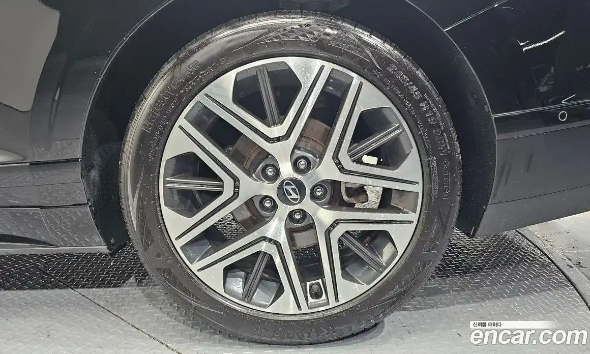 Hyundai Grandeur 2023 2.5 автомат (гидро), фото 7