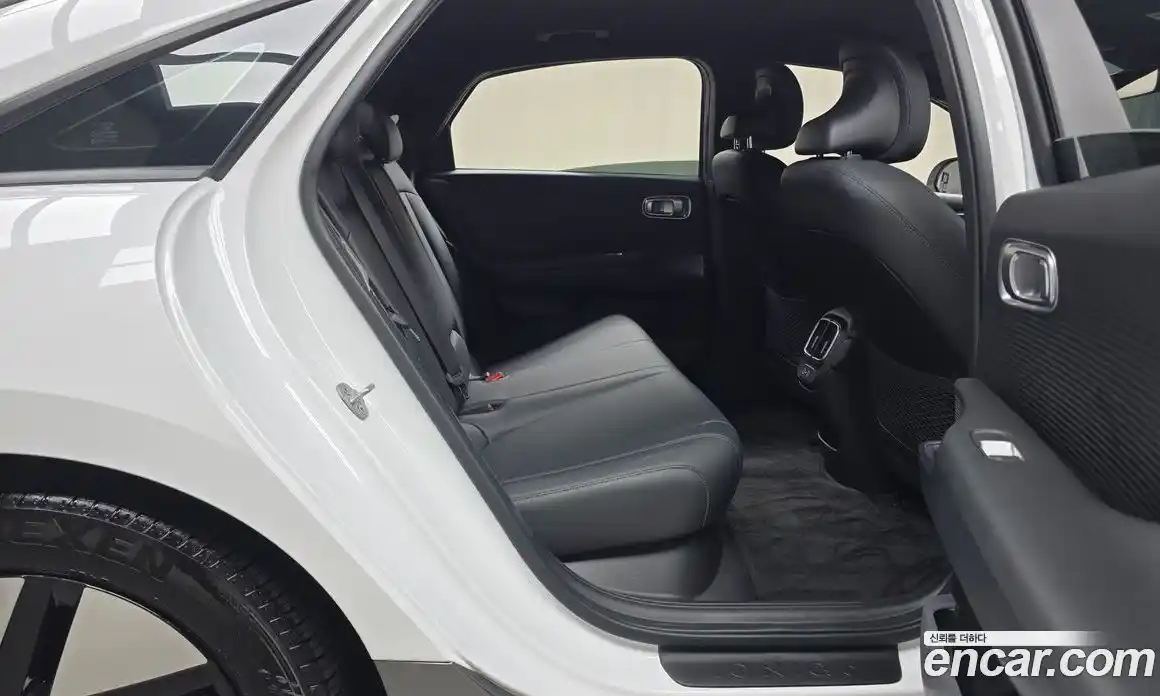 Hyundai Ioniq 6 2024 0.1 автомат (гидро), фото 17